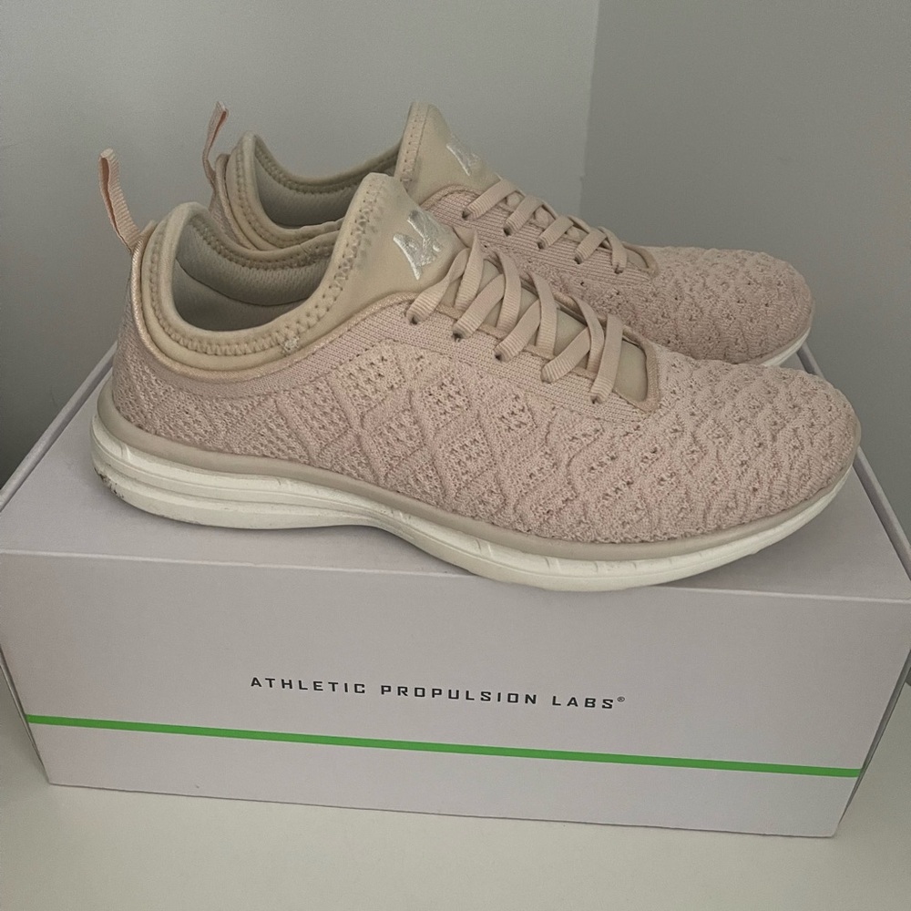 Apl Women's TechLoom Phantom
shoes us 8/5
